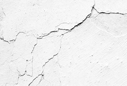 ヒビ割れ・塗膜のはがれ